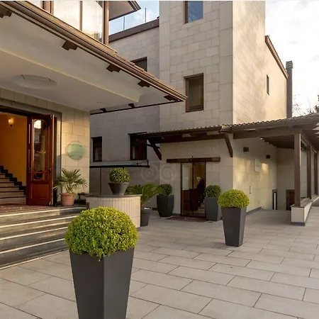 Ranch Palace فندق