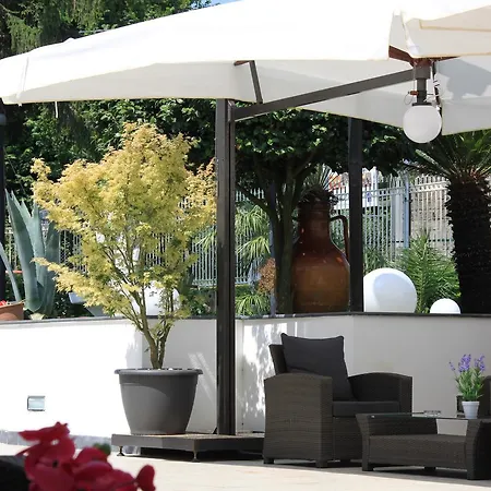 Ranch Palace 4* نابولي